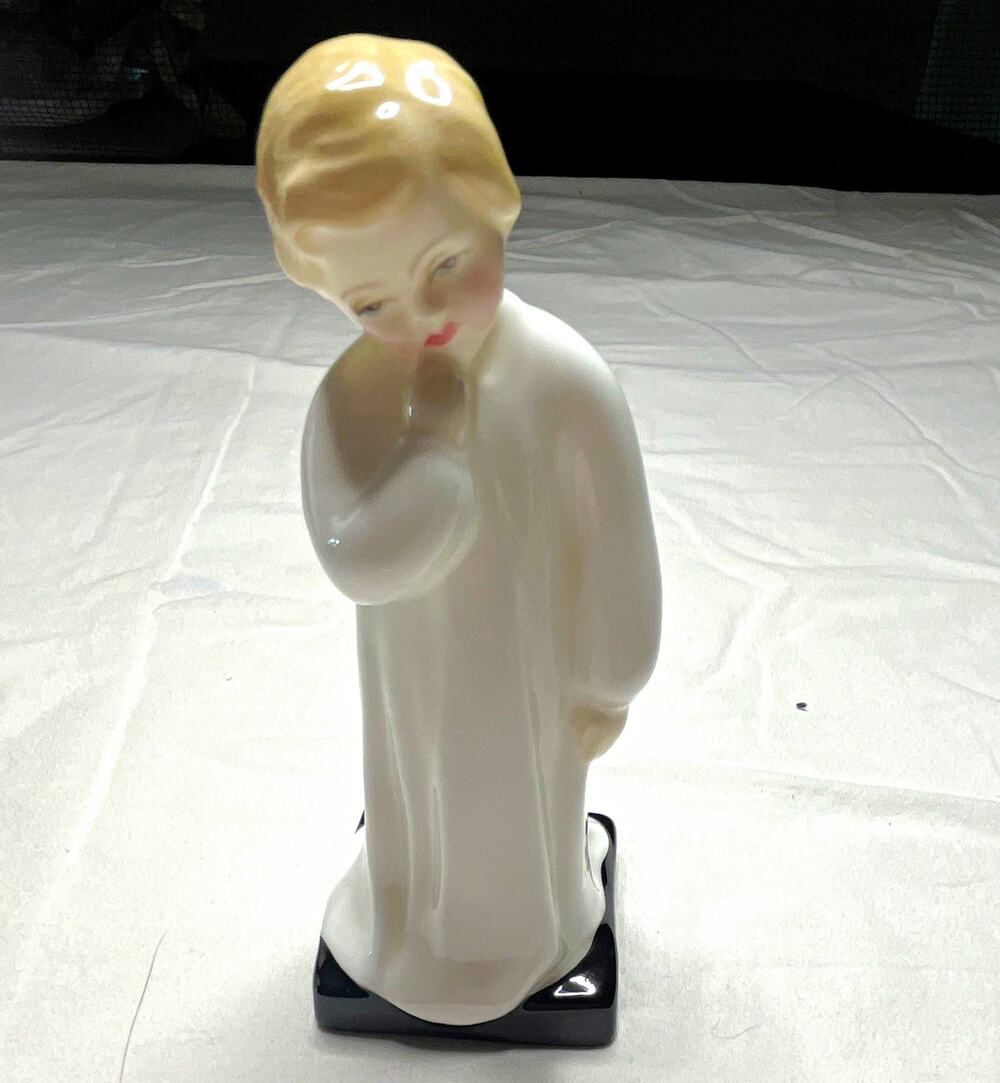 Royal Doulton Darling HN 1985 Porcelain Girl Figurine Hand Painted Glossy